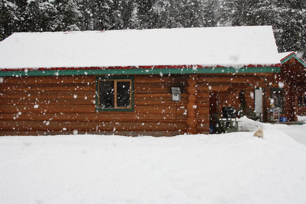 Twin Peaks Resort Valemount Exterior foto
